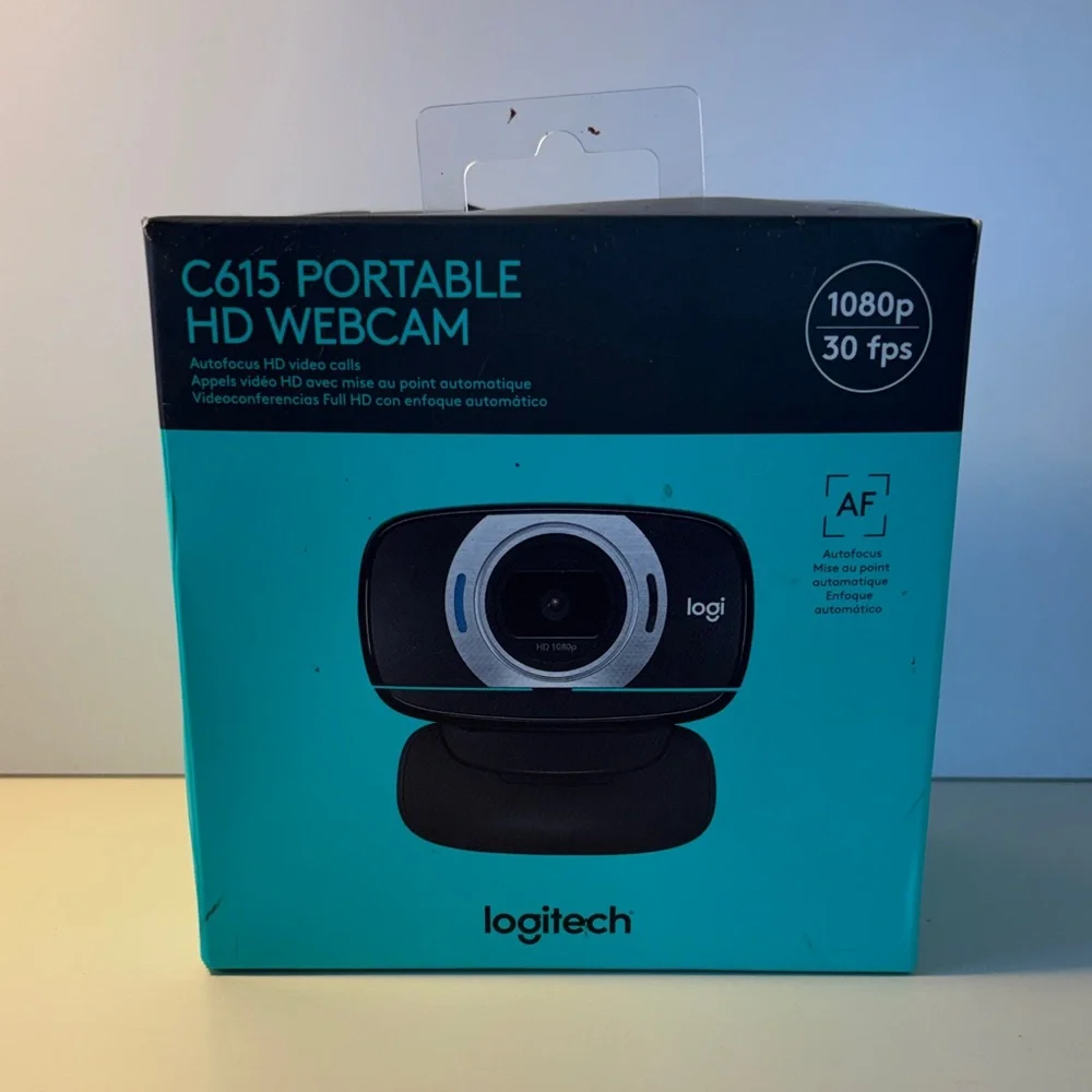 Logitech C615 HD Webcam - Black and Silver